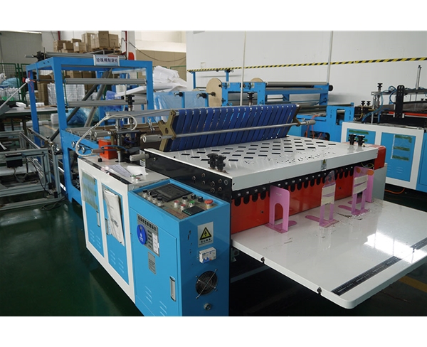 珍(zhen)珠棉加工(gōng)車間