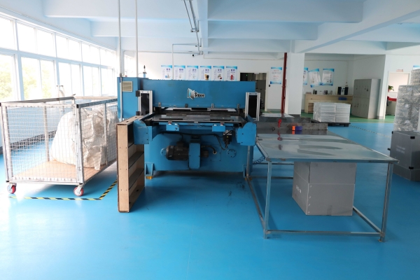 吸塑包裝(zhuāng)生産車間