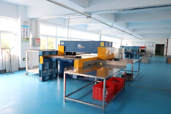 吸(xi)塑包裝生産車間(jian)