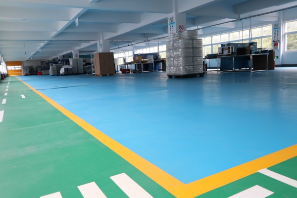 吸(xī)塑包裝生産車間(jiān)