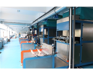 吸塑(su)包裝生産車(chē)間